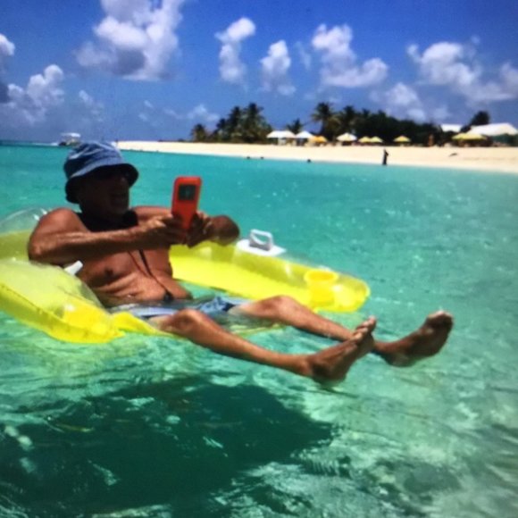 Aqua Case is a FLOATING 100% waterproof pouch, NWT - Picture 7 of 9